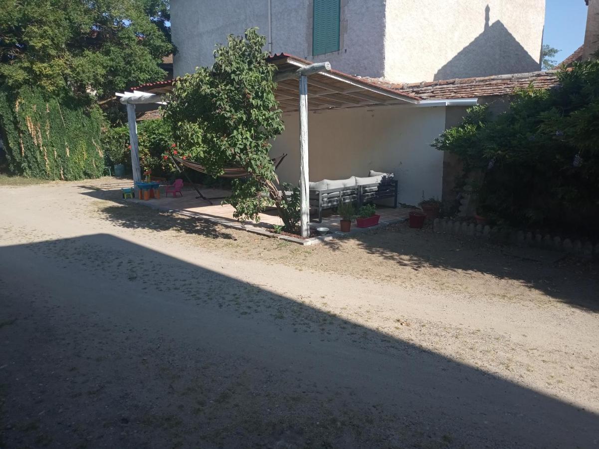 Apartamento Au Tournebride Randan Exterior foto